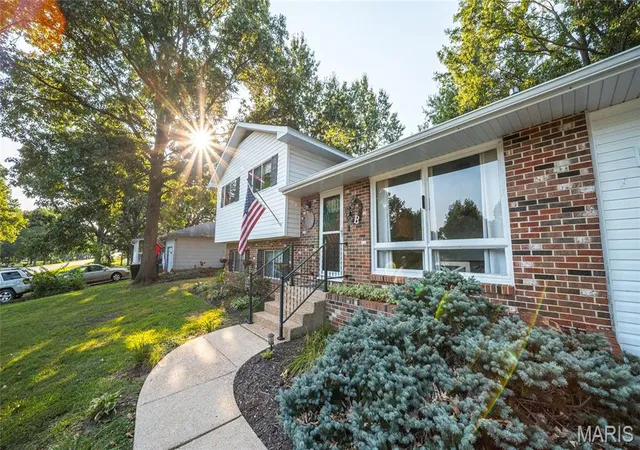 Photo 1 of Single family home for sale at 532 E James Blvd, Saint James, MO 65559 | MLS# MIS26048981 | Listing updated on 2026-09-25
