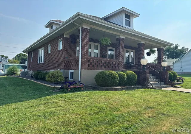 Photo 1 of Single family home for sale at 308 E Lincoln Ave, Owensville, MO 65066 | MLS# MIS26048982 | Listing updated on 2026-08-30