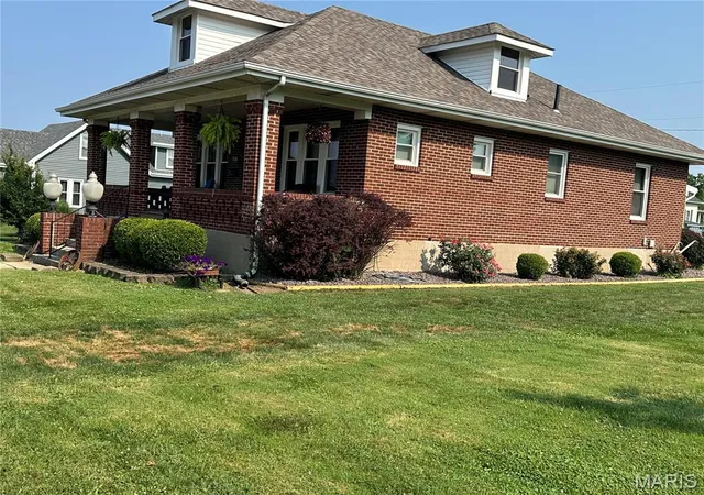 Photo 2 of Single family home for sale at 308 E Lincoln Ave, Owensville, MO 65066 | MLS# MIS26048982 | Listing updated on 2026-08-30