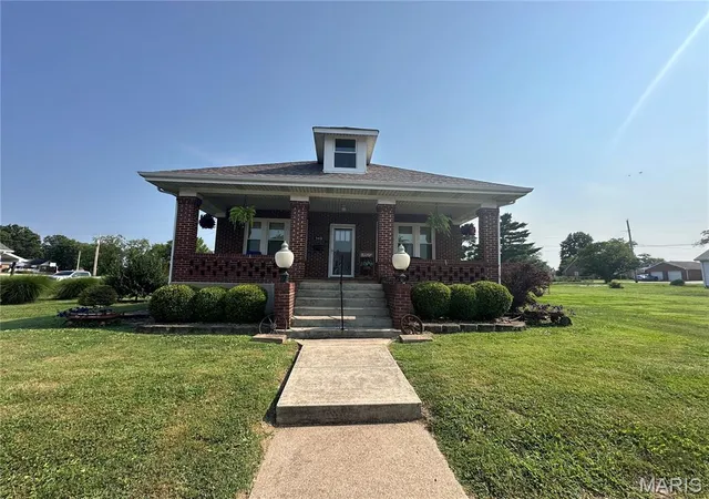 Photo 4 of Single family home for sale at 308 E Lincoln Ave, Owensville, MO 65066 | MLS# MIS26048982 | Listing updated on 2026-08-30