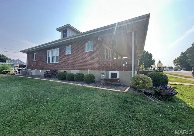 Photo 5 of Single family home for sale at 308 E Lincoln Ave, Owensville, MO 65066 | MLS# MIS26048982 | Listing updated on 2026-08-30