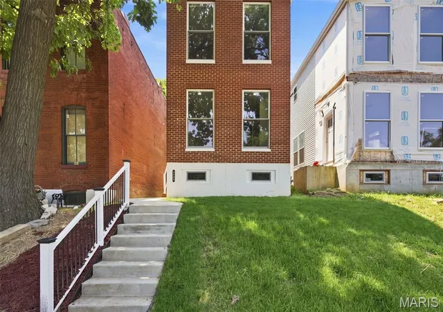 Photo 1 of Single family home for sale at 2734 Geyer Ave, Saint Louis, MO 63104 | MLS# MIS26049003 | Listing updated on 2026-09-24