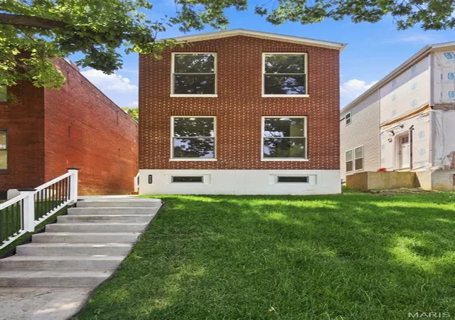 Photo 2 of Single family home for sale at 2734 Geyer Ave, Saint Louis, MO 63104 | MLS# MIS26049003 | Listing updated on 2026-09-24