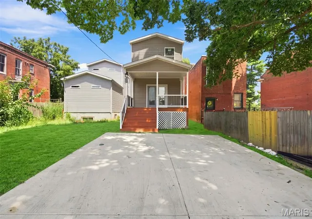 Photo 4 of Single family home for sale at 2734 Geyer Ave, Saint Louis, MO 63104 | MLS# MIS26049003 | Listing updated on 2026-09-24