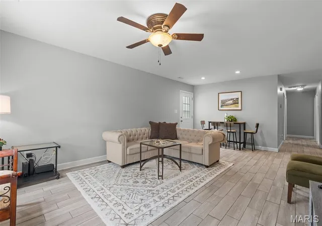 Photo 3 of Sale Pending at 301 Water Tower Dr, Union, MO 63084 | MLS# MIS26049005 | Listing updated on 2026-09-24