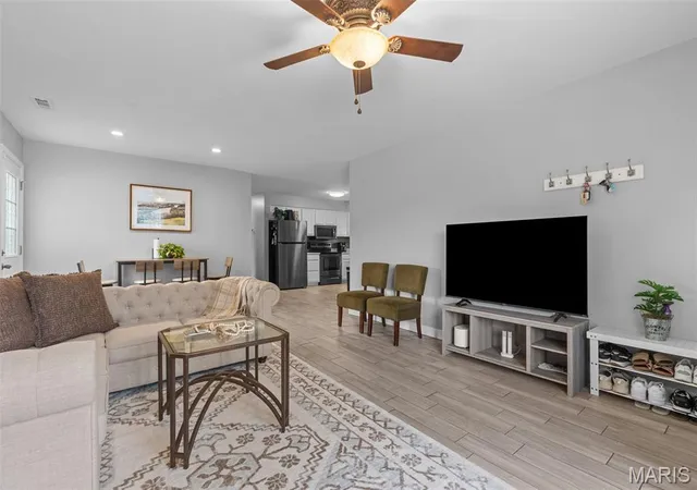 Photo 4 of Sale Pending at 301 Water Tower Dr, Union, MO 63084 | MLS# MIS26049005 | Listing updated on 2026-09-24