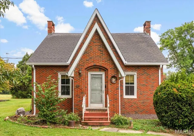 Single family home for sale at 312 Lorean St, Troy, IL 62294 | MLS# MIS26049013