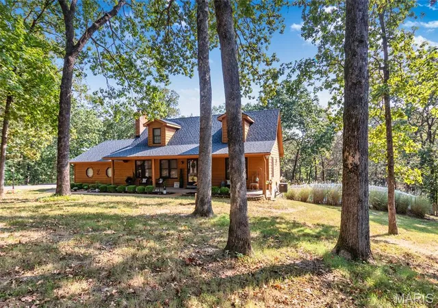 Photo 3 of Single family home for sale at 100 Hickory Ln, Festus, MO 63028 | MLS# MIS26049014 | Listing updated on 2026-09-26