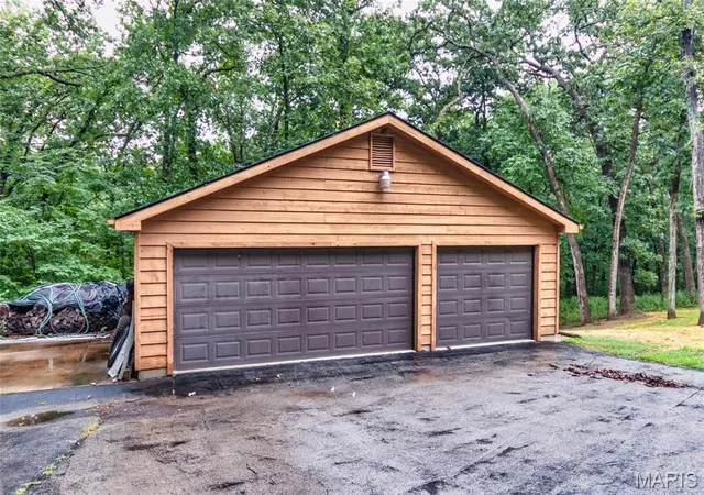 4th image of 100 Hickory Ln, Festus, MO 63028 | MLS# MIS26049014