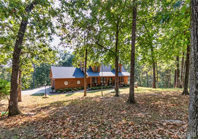 Photo 3 of Single family home for sale at 100 Hickory Ln, Festus, MO 63028 | MLS# MIS26049014 | Listing updated on 2026-09-26