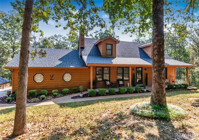 Photo 4 of Single family home for sale at 100 Hickory Ln, Festus, MO 63028 | MLS# MIS26049014 | Listing updated on 2026-09-26