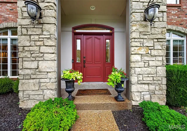 Photo 3 of Sale Pending at 2726 Wynncrest Manor Dr, Wildwood, MO 63005 | MLS# MIS26049021 | Listing updated on 2026-08-18