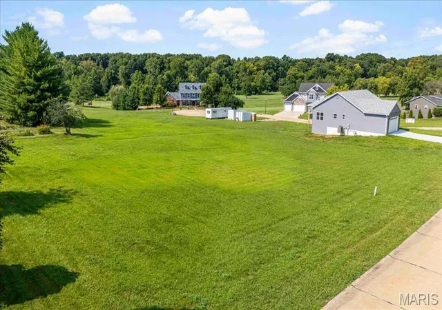 15th image of 118 Woodland Hills Dr, Alton, IL 62002 | MLS# MIS26049023