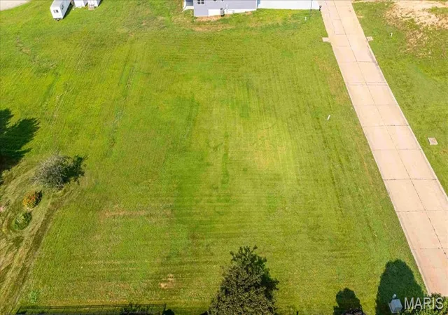 2nd image of 118 Woodland Hills Dr, Alton, IL 62002 | MLS# MIS26049023