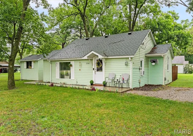 Photo 2 of Single family home for sale at 208 S Walnut St, Freeburg, IL 62243 | MLS# MIS26049029 | Listing updated on 2026-09-01