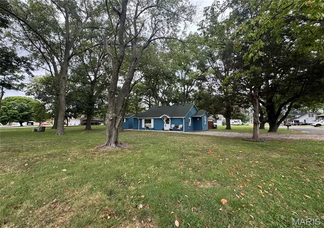 Photo 4 of Single family home for sale at 208 S Walnut St, Freeburg, IL 62243 | MLS# MIS26049029 | Listing updated on 2026-10-23