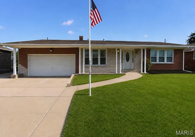 Photo 1 of Single family home for sale at 2708 Angela Dr, Granite City, IL 62040 | MLS# MIS26049034 | Listing updated on 2026-09-07