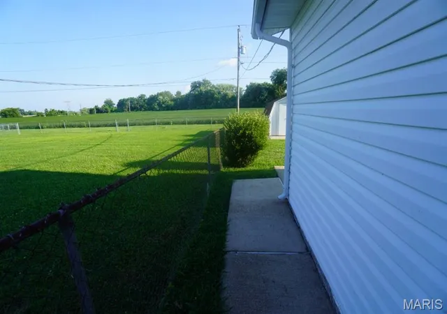 Photo 2 of Single family home for sale at 2708 Angela Dr, Granite City, IL 62040 | MLS# MIS26049034 | Listing updated on 2026-09-07