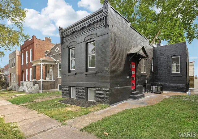 Single family home for sale at 3830 Ohio Ave, Saint Louis, MO 63118 | MLS# MIS26049036