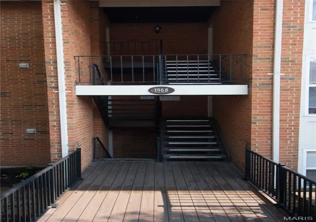 2nd image of 1968 Greenglen Dr #101, Saint Louis, MO 63122 | MLS# MIS26049055
