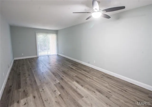 4th image of 1968 Greenglen Dr #101, Saint Louis, MO 63122 | MLS# MIS26049055