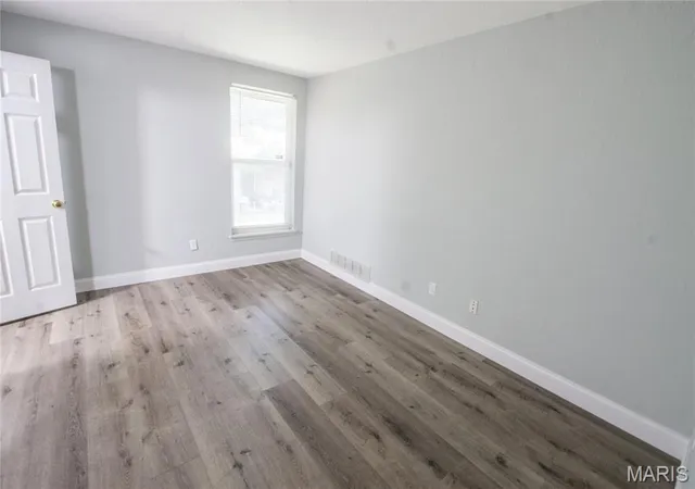 5th image of 1968 Greenglen Dr #101, Saint Louis, MO 63122 | MLS# MIS26049055