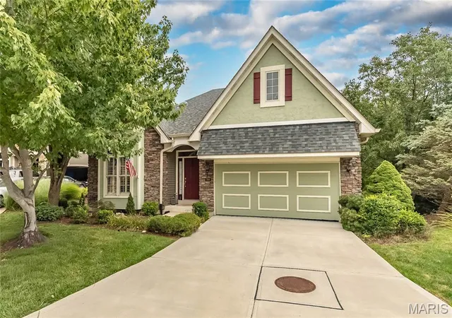 Photo 1 of Sale Pending at 709 Huntwood Ter, Lake Saint Louis, MO 63367 | MLS# MIS26049057 | Listing updated on 2026-09-05