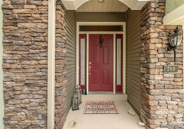 4th image of 709 Huntwood Ter, Lake Saint Louis, MO 63367 | MLS# MIS26049057