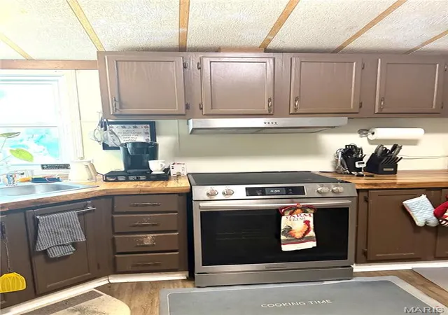 8th image of 406 Douglas, De Soto, IL 62924 | MLS# MIS26049066