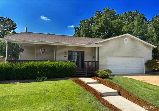 Photo 3 of Single family home for sale at 8686 Barby Ln, Saint Louis, MO 63124 | MLS# MIS26049074 | Listing updated on 2026-10-05