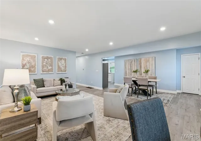 Photo 2 of Single family home for sale at 1501 Stockard Ave, Saint Louis, MO 63117 | MLS# MIS26049078 | Listing updated on 2026-07-31