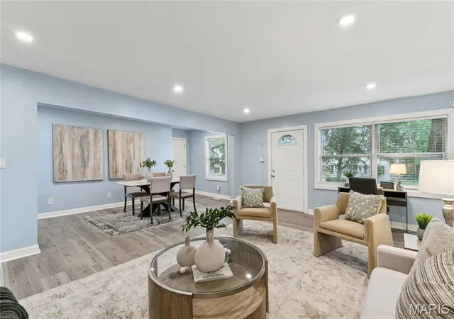 4th image of 1501 Stockard Ave, Saint Louis, MO 63117 | MLS# MIS26049078