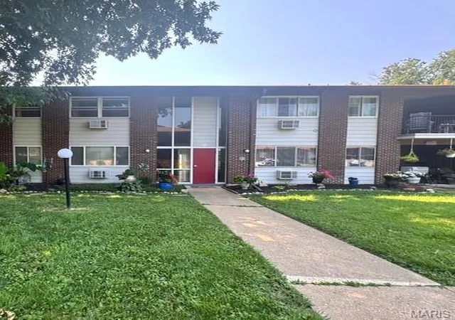 Condo for sale at 8713 Sieloff Dr #H, Hazelwood, MO 63042 | MLS# MIS26049089