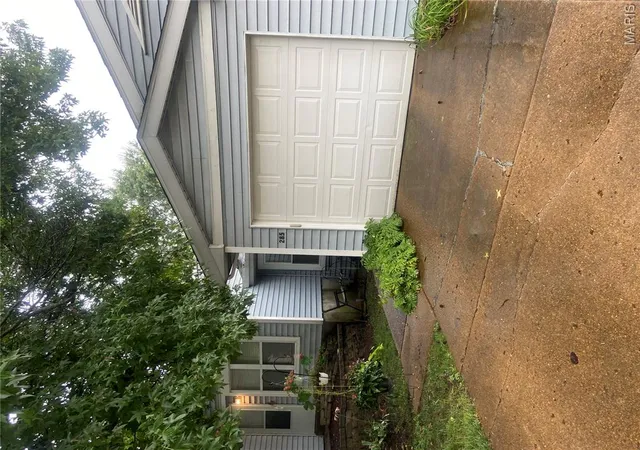 Photo 1 of Sale Pending at 285 Highland Village, Valley Park, MO 63088 | MLS# MIS26049091 | Listing updated on 2026-08-07