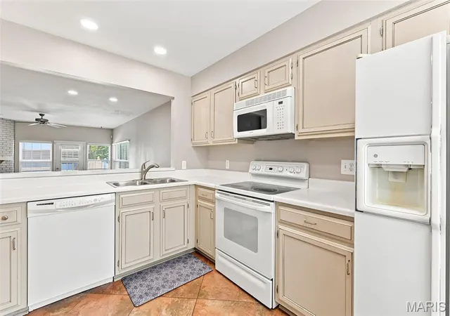 Photo 3 of Townhouse for sale at 16561 Carriage View Ct, Wildwood, MO 63040 | MLS# MIS26049097 | Listing updated on 2026-09-26