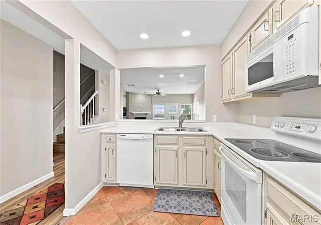 Photo 4 of Townhouse for sale at 16561 Carriage View Ct, Wildwood, MO 63040 | MLS# MIS26049097 | Listing updated on 2026-09-26