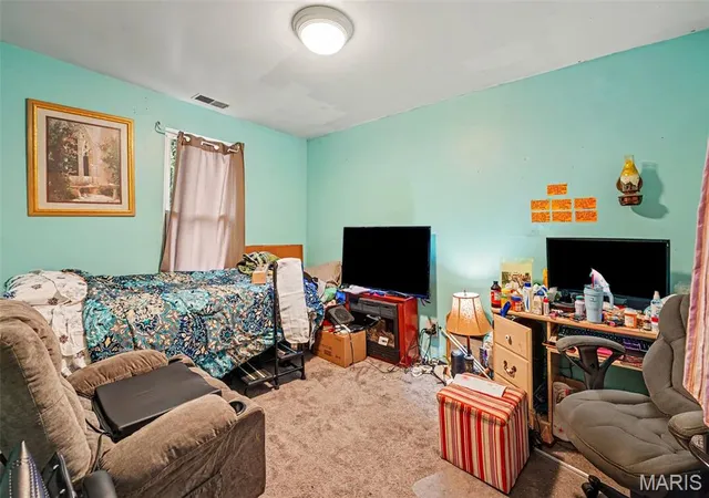 Photo 2 of Single family home for sale at 300 Stewart St, De Soto, MO 63020 | MLS# MIS26049114 | Listing updated on 2026-10-02