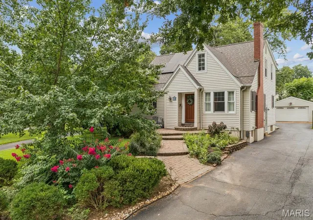 Photo 1 of Sale Pending at 703 Edwin Ave, Saint Louis, MO 63122 | MLS# MIS26049149 | Listing updated on 2026-09-03