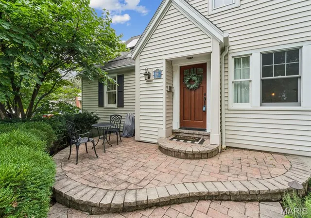 Photo 2 of Sale Pending at 703 Edwin Ave, Saint Louis, MO 63122 | MLS# MIS26049149 | Listing updated on 2026-09-03
