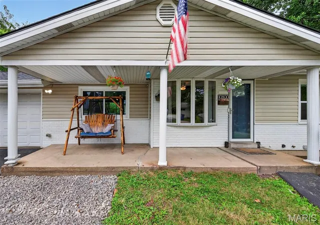 Photo 3 of Sale Pending at 10800 Hobday Ave, Saint Ann, MO 63074 | MLS# MIS26049159 | Listing updated on 2026-08-14
