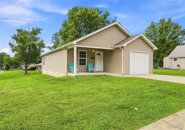 Photo 2 of Single family home for sale at 104 Oak St, Sullivan, MO 63080 | MLS# MIS26049168 | Listing updated on 2026-09-14