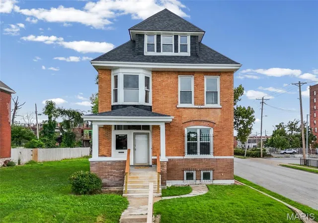 Photo 1 of Single family home for sale at 736 Aubert Ave, Saint Louis, MO 63108 | MLS# MIS26049171 | Listing updated on 2026-10-08