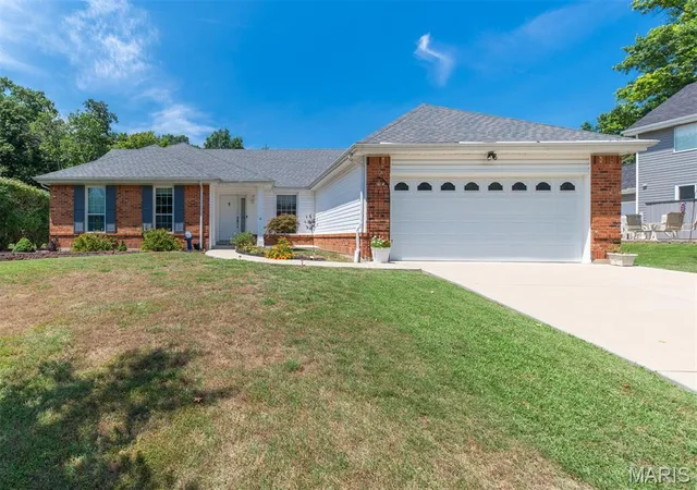 Photo 1 of Sale Pending at 765 Spring Hill Farm Dr, Ballwin, MO 63021 | MLS# MIS26049173 | Listing updated on 2026-08-09