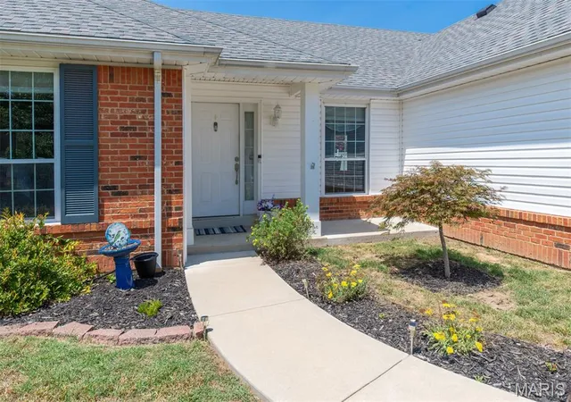 2nd image of 765 Spring Hill Farm Dr, Ballwin, MO 63021 | MLS# MIS26049173