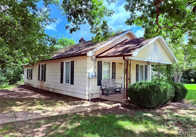 1st image of 712 W 5th St, Grandin, MO 63943 | MLS# MIS26049175