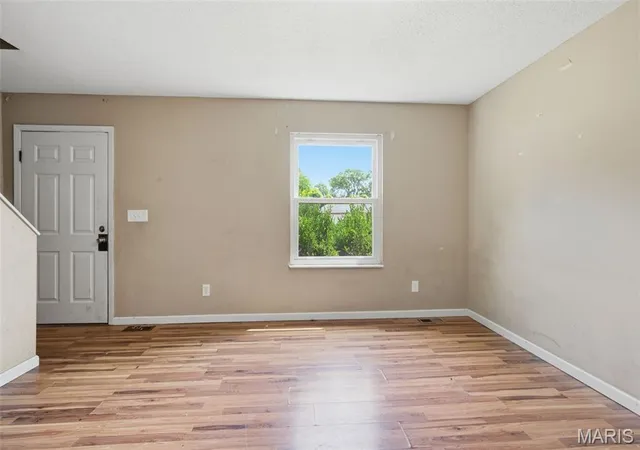 2nd image of 415 Hentschel Pl, Saint Louis, MO 63135 | MLS# MIS26049190