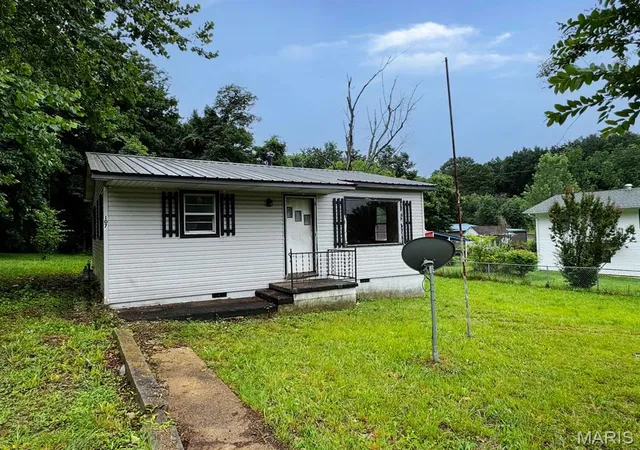 2nd image of 107 Plum St, Greenville, MO 63944 | MLS# MIS26049192