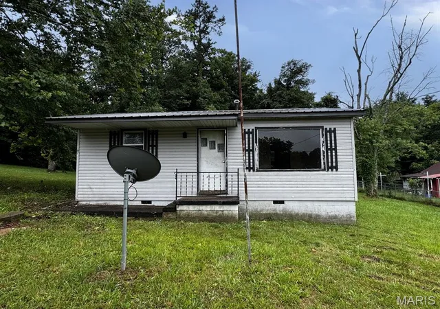 3rd image of 107 Plum St, Greenville, MO 63944 | MLS# MIS26049192