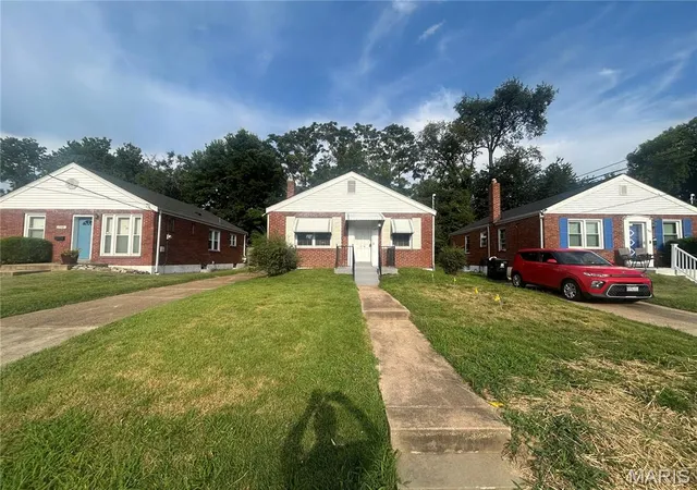 Photo 2 of Sale Pending at 1162 Watts Ave, Saint Louis, MO 63130 | MLS# MIS26049214 | Listing updated on 2026-08-07