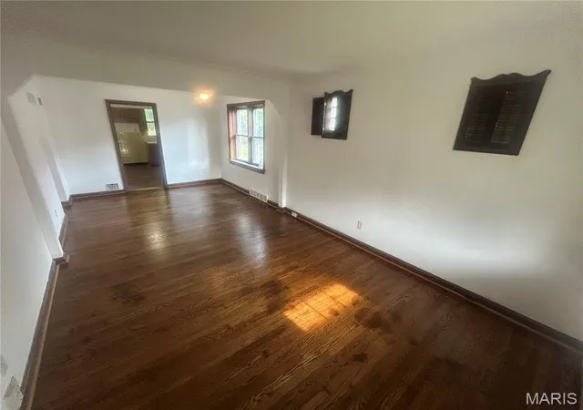 Photo 3 of Sale Pending at 1162 Watts Ave, Saint Louis, MO 63130 | MLS# MIS26049214 | Listing updated on 2026-08-07